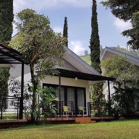 New Mountain Springs Hotel & Resort Lembang Dış mekan fotoğraf