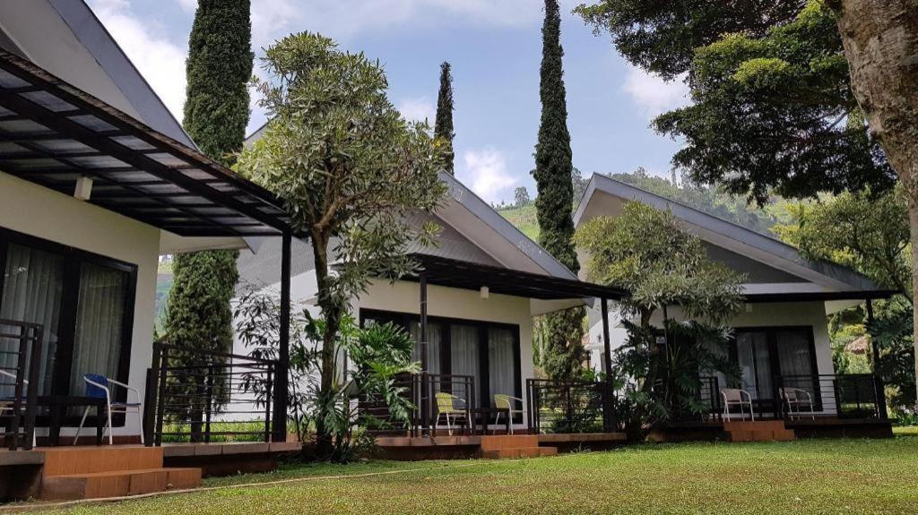 New Mountain Springs Hotel & Resort Lembang Dış mekan fotoğraf