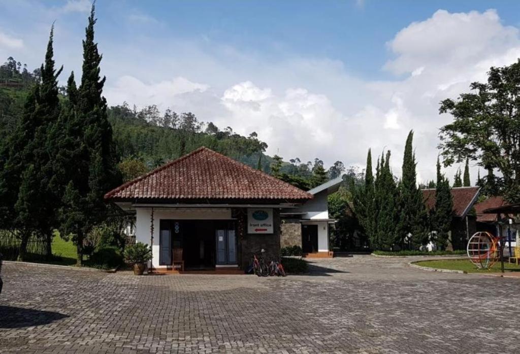 New Mountain Springs Hotel & Resort Lembang Dış mekan fotoğraf