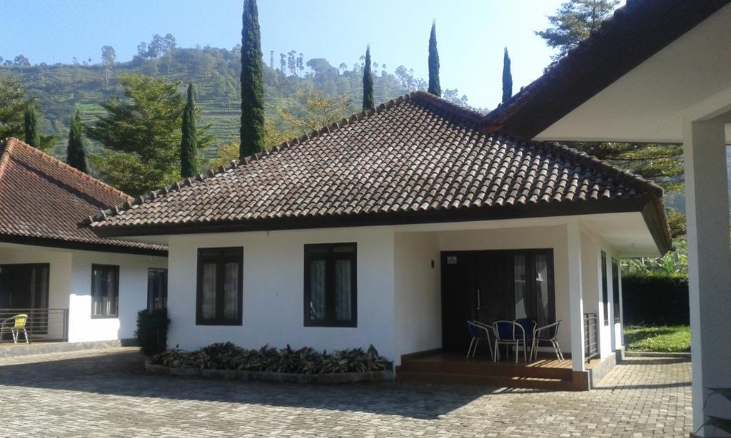 New Mountain Springs Hotel & Resort Lembang Dış mekan fotoğraf