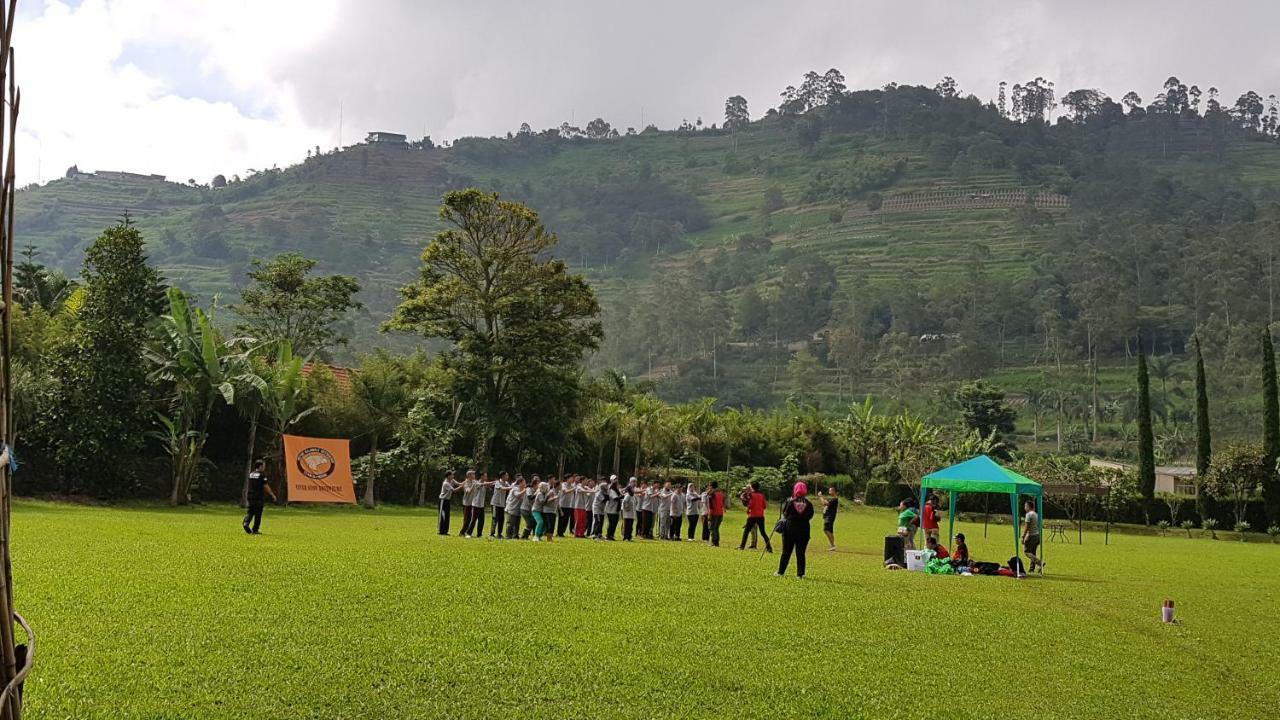 New Mountain Springs Hotel & Resort Lembang Dış mekan fotoğraf